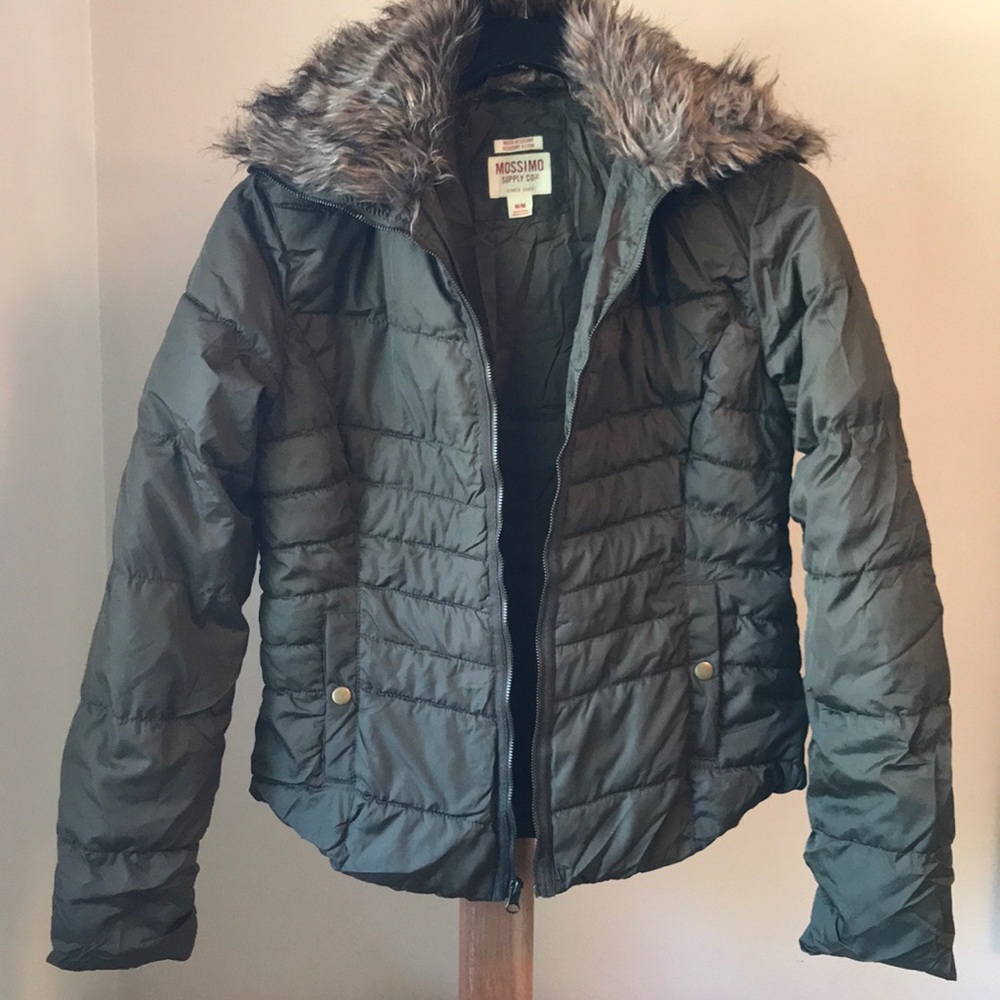 Mossimo puffer jacket with removable fur collar